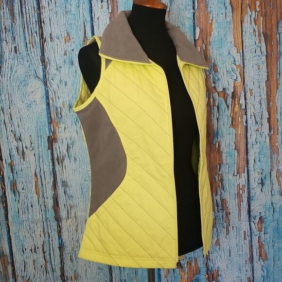 COLUMBIA Quilted Zip Front Vest - Picture 2 of 10